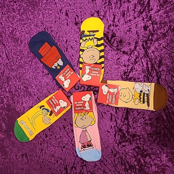 Peanuts Accessories - Peanuts No Show Socks Size 9 - 11 Lot of 5